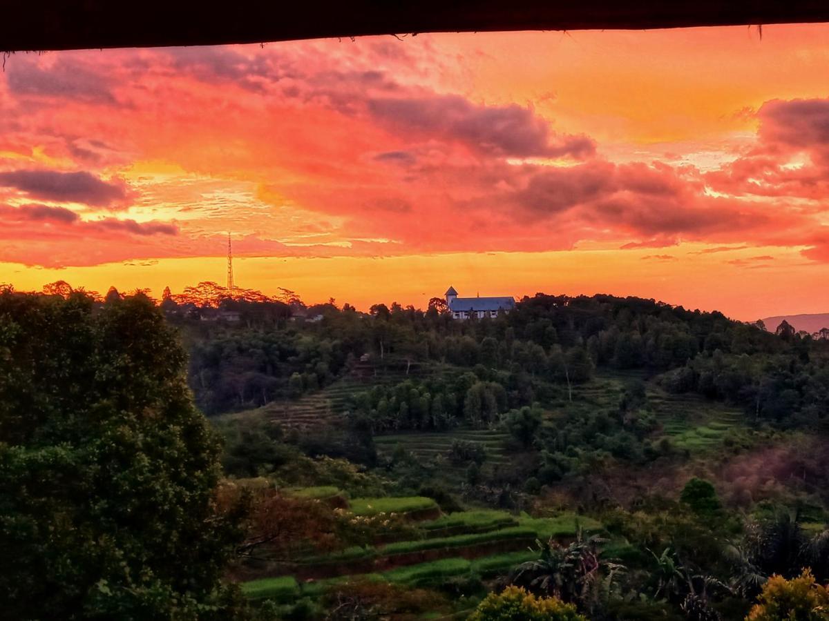 Sun Rice Homestay Ruteng Exterior photo