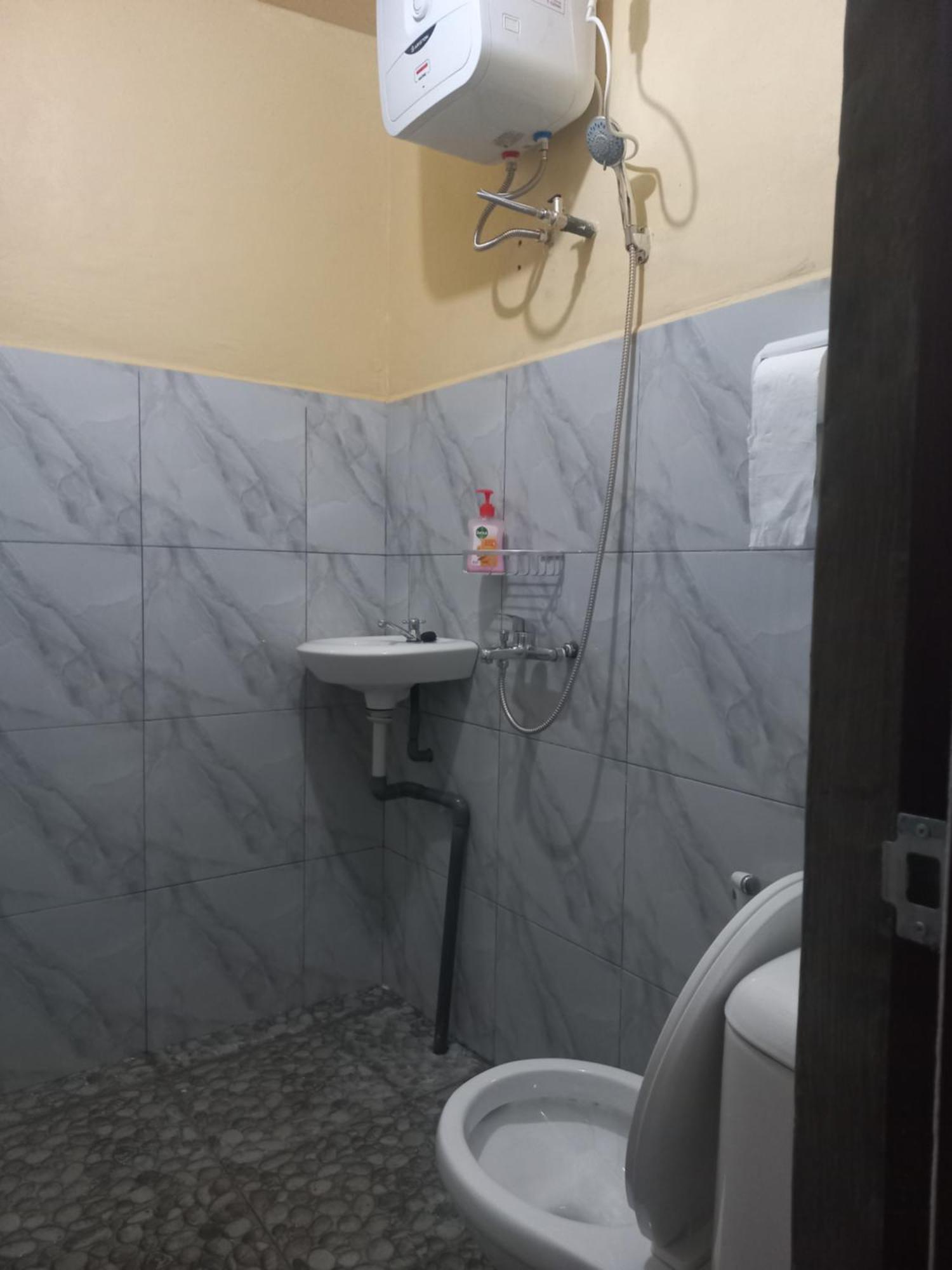 Sun Rice Homestay Ruteng Room photo